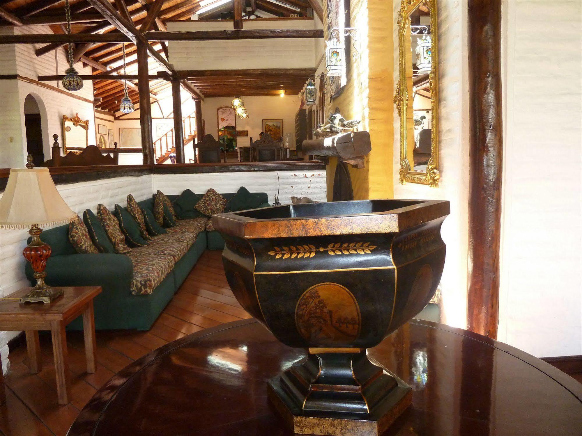 Hacienda Hosteria San Luis 카얌베 외부 사진